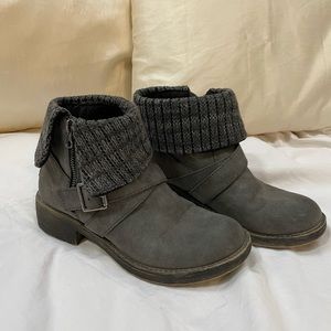 Rocketdog Foldover ankle boots women's 6